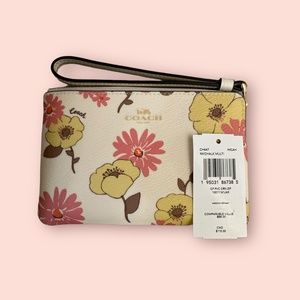 Coach floral Cluster Print Zip Wristlet Chalk Multi - NWT